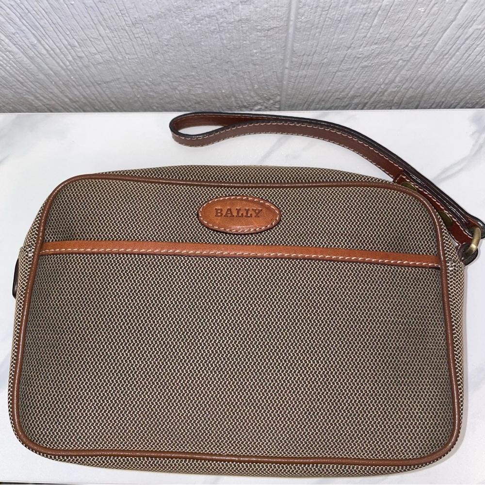 Bally Clutch Wristlet Crossbody!!
